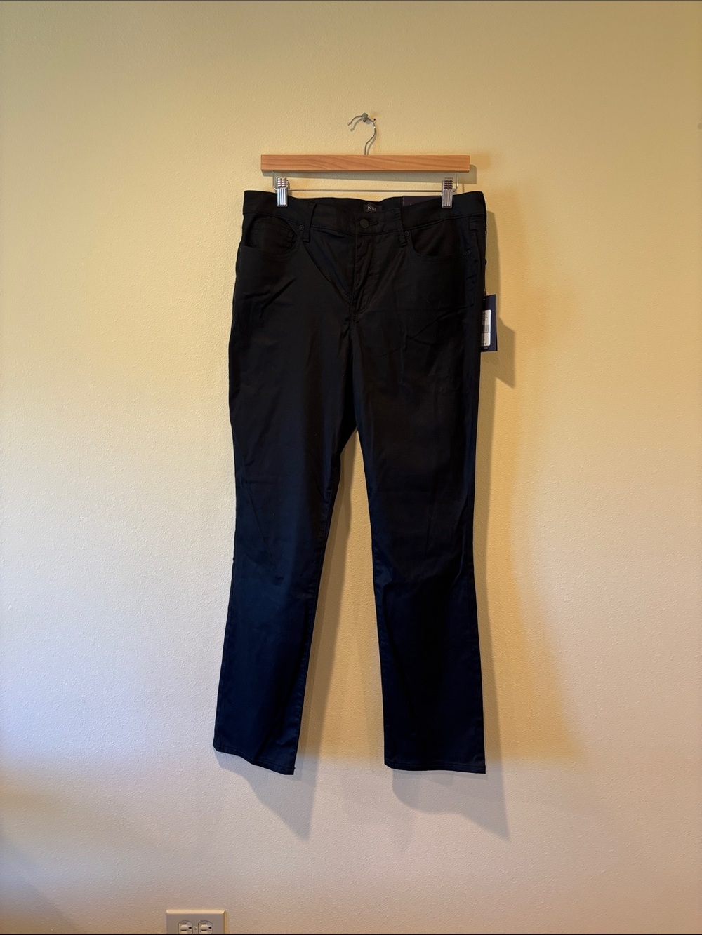 NYDJ Sheri Slim Pants in Black